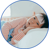 Phòng ngừa viêm phế quản cho các bé khi thay đổi thời tiết.